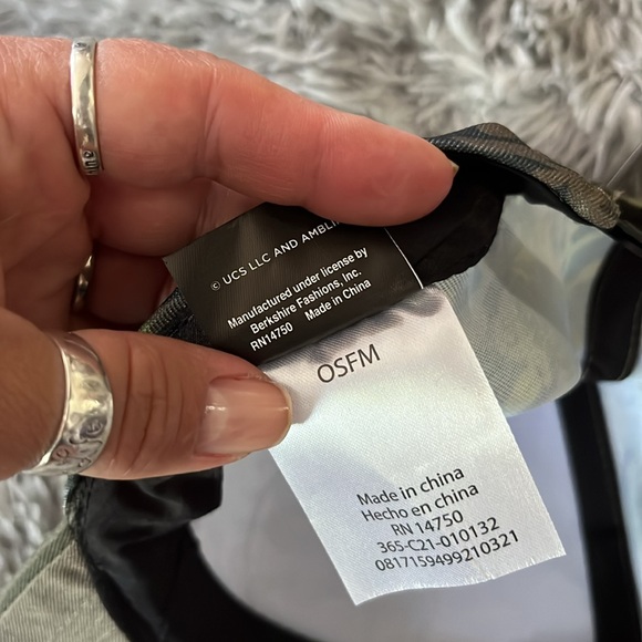 Jurassic World baseball cap OSFM adj flat brim trucker hat camo green dinosaur - Picture 8 of 8